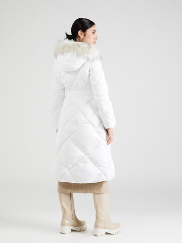 Palton de iarnă 'OLGA' de la GUESS pe alb
