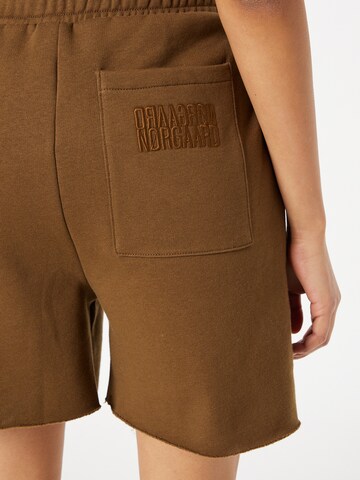 Loosefit Pantalon MADS NORGAARD COPENHAGEN en marron