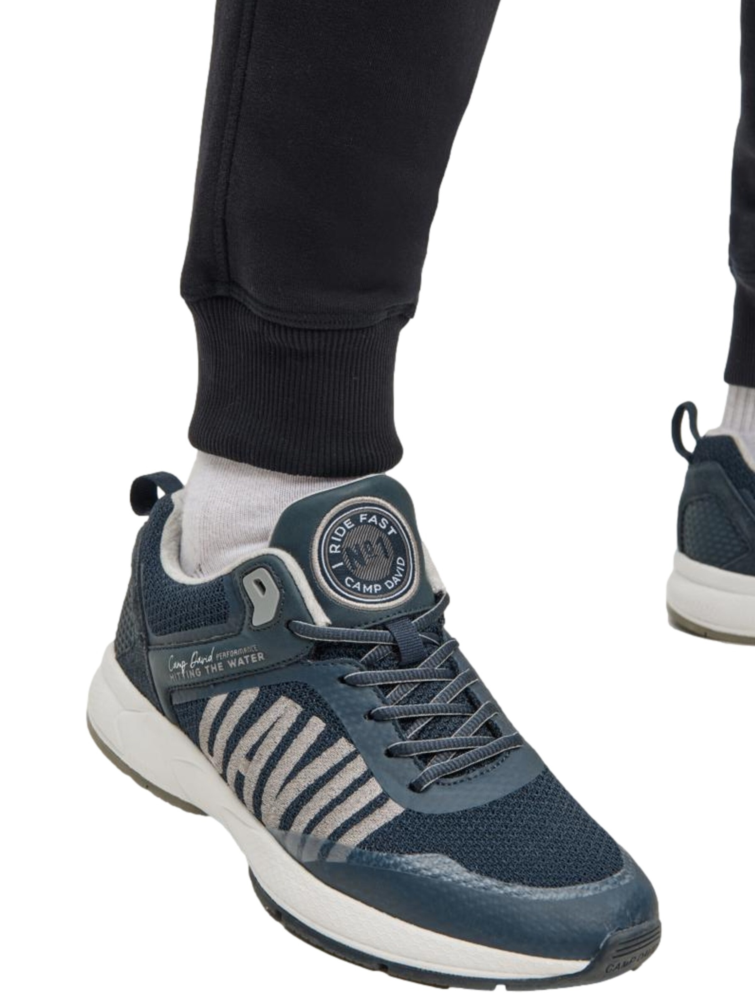 CAMP DAVIDTapered Hlače - plava boja