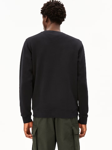 ARMEDANGELS Sweatshirt 'Baaro' in Zwart