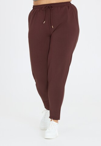 Q by Endurance Tapered Sportbroek 'Tiamo' in Rood: voorkant