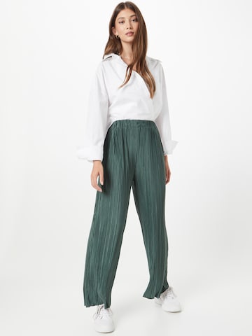 Loosefit Pantaloni 'UMA' de la Samsøe Samsøe pe verde