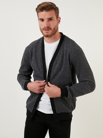 Buratti Strickjacke in Grau