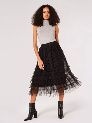 Apricot Skirt in Black