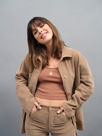 A LOT LESS Between-season jacket 'Cara' in Brown: front