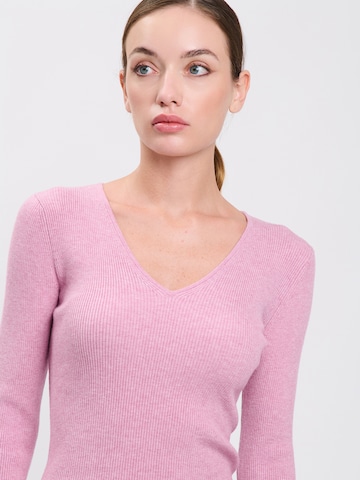 Pullover di Influencer in rosa