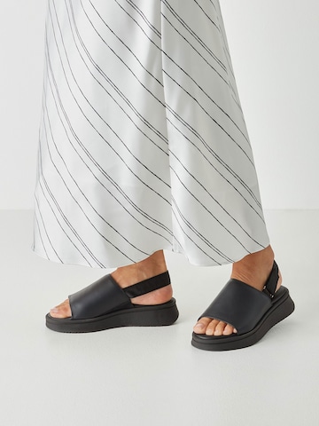 Sandales Tamaris en noir : devant