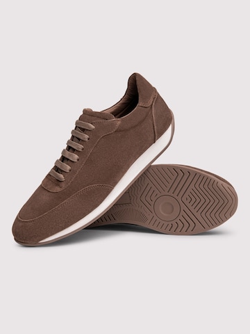 Pantofi de la Ombre pe maro