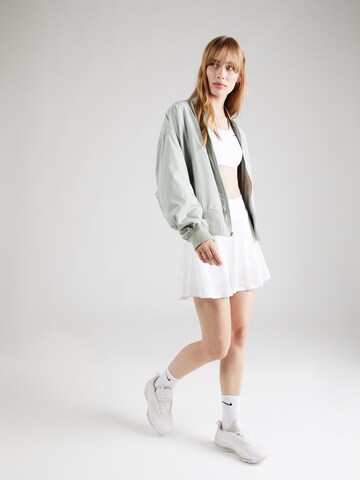 Nike Sportswear Between-season jacket 'ESSNTL' in Green