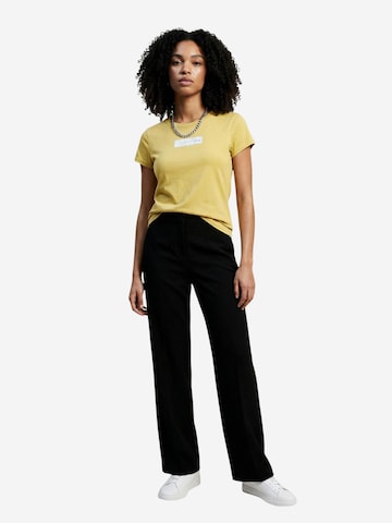 Maglietta 'XW002327 AF10358' di ARMANI EXCHANGE in giallo
