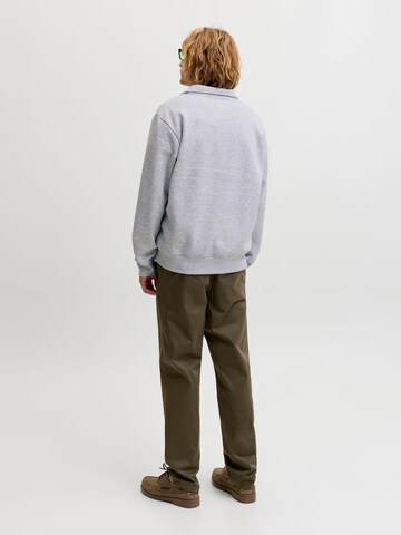 JACK & JONES Sweatshirt in Grau