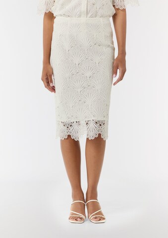COMMA Skirt in White: front