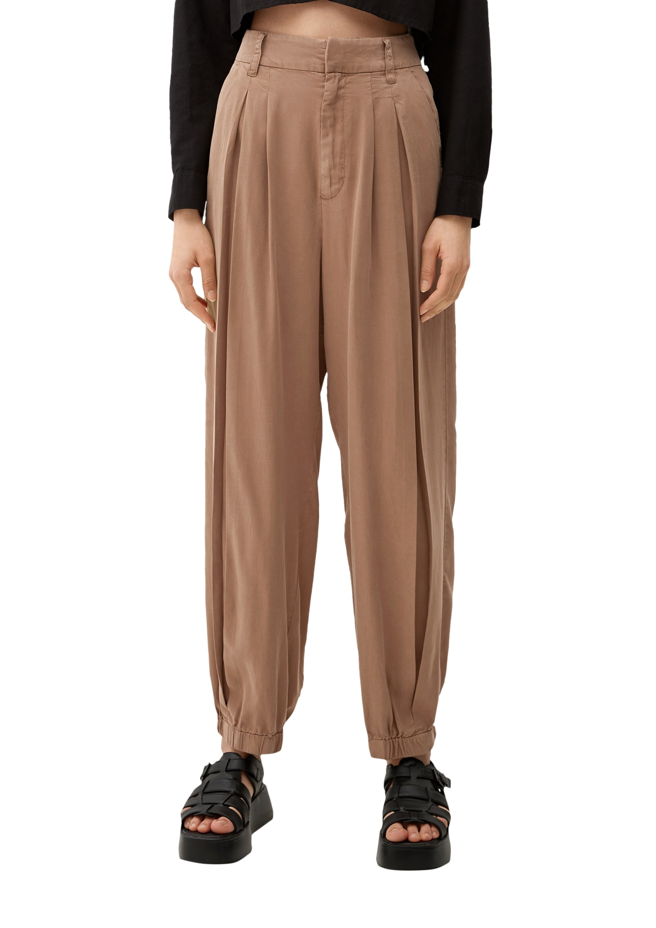 QS Zúžený strih Plisované nohavice - Hnedá: predná strana