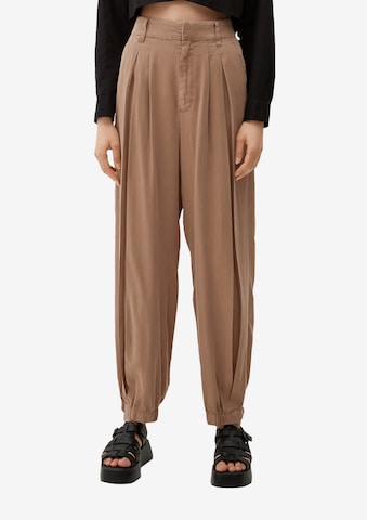 QS Tapered Trousers in Brown: front