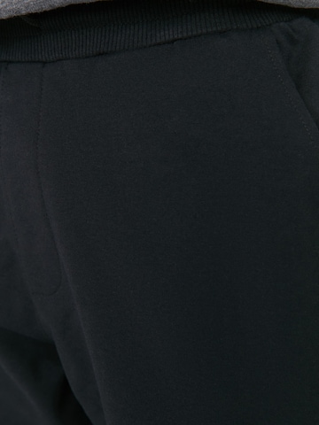 Trendyol Tapered Παντελόνι σε μαύρο