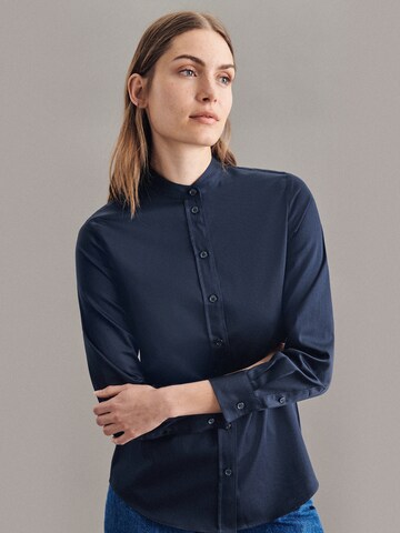 SEIDENSTICKER Blouse 'Schwarze Rose' in Blauw: voorkant