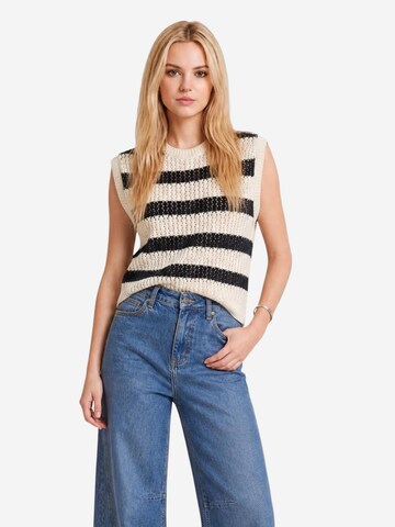 Pullover di I AM in beige