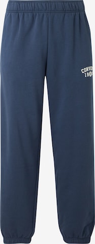 CONVERSE Tapered Housut '1908' värissä sininen: etupuoli