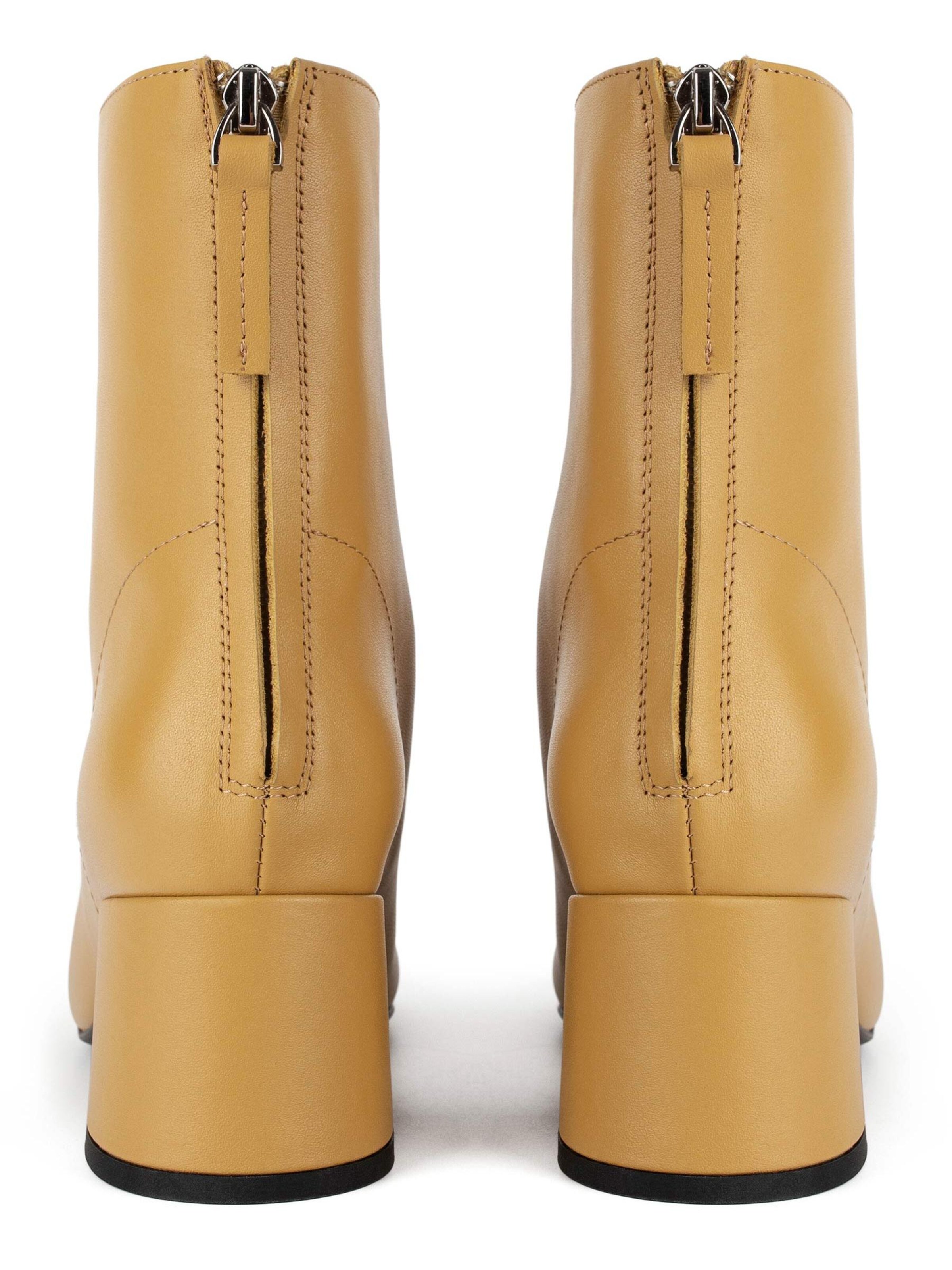 L37 HANDMADE SHOES Ankle Boots 'A LONELY PLACE TO BE' in Gelb