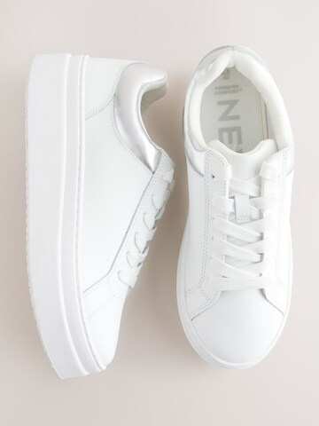Baskets basses Next en blanc