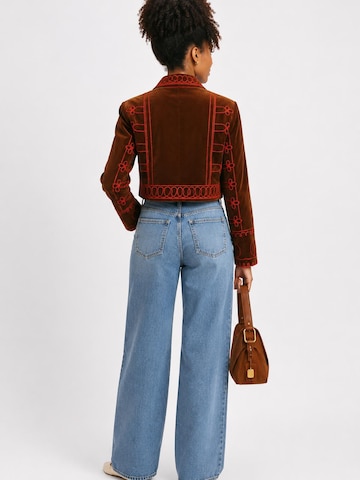 Veste mi-saison 'Casaco Isadora em Veludo Luxuoso' Fulgor en rouge