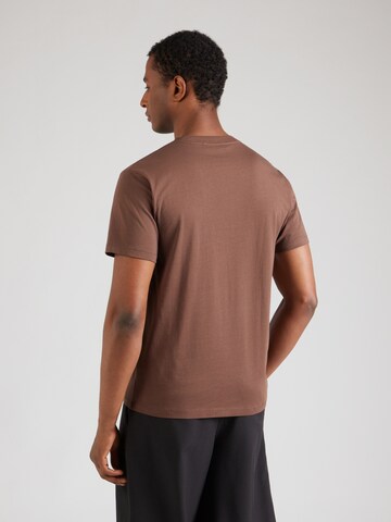 T-Shirt 'Len' ABOUT YOU en marron