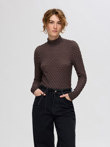 T-shirt SELECTED FEMME en marron : devant