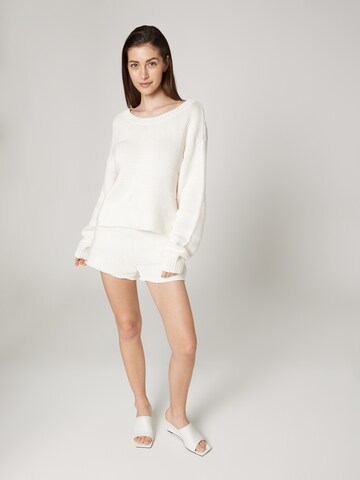 Pull-over 'Irina' LENI KLUM x ABOUT YOU en blanc