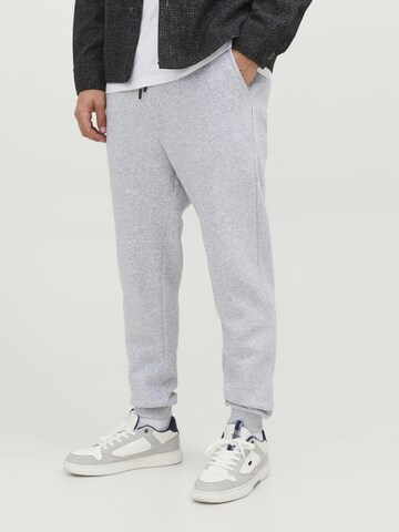 JACK & JONES Tapered Trousers 'JPSTGordon JJBradley' in Grey: front