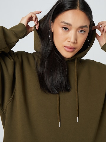 ABOUT YOU x Dardan Sweatshirt 'Elia' in Green