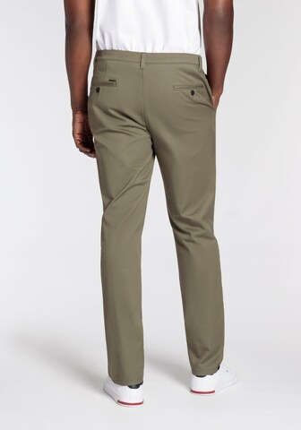 KangaROOS Regular Chino Pants in Green