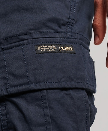 Regular Pantalon cargo Superdry en blanc