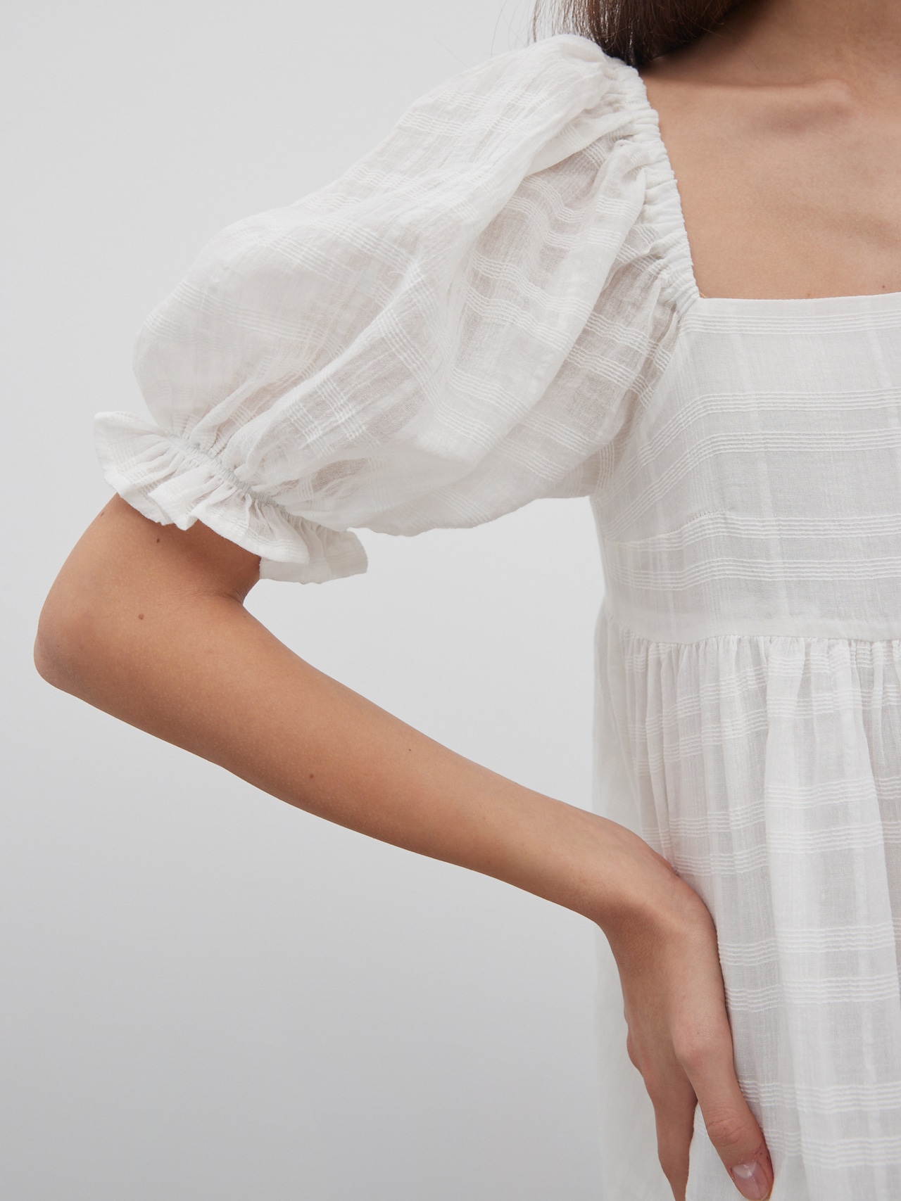 EDITED Vestido de verano 'Carla' crema