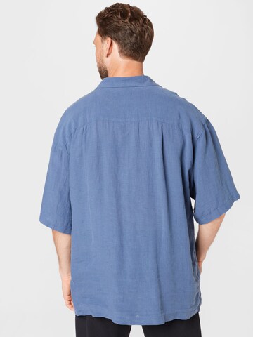 WEEKDAY Comfort fit Button Up Shirt in Blue