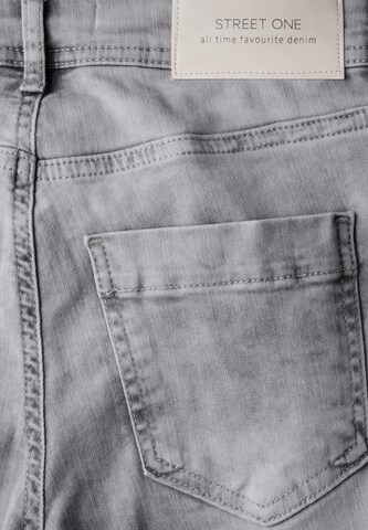 STREET ONE Slimfit Slim Fit Jeans in Grau