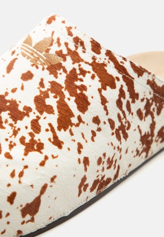ADIDAS ORIGINALSNatikače s potpeticom 'Adimule' - bijela boja