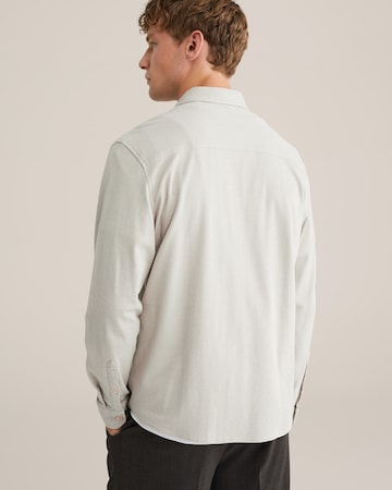 WE Fashion Comfort Fit Paita värissä beige