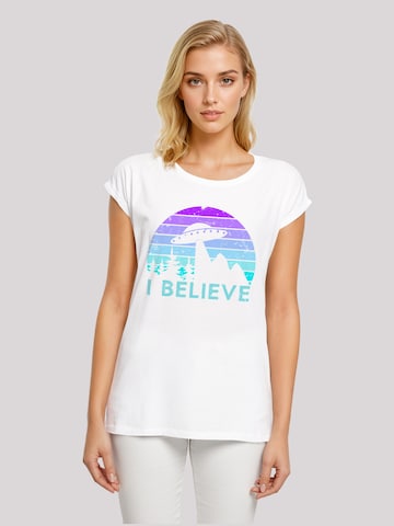 T-shirt 'I BELIEVE UFO Alien Raumschiff Retro' F4NT4STIC en blanc : devant