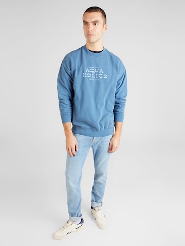 Revolution Sweatshirt i blå