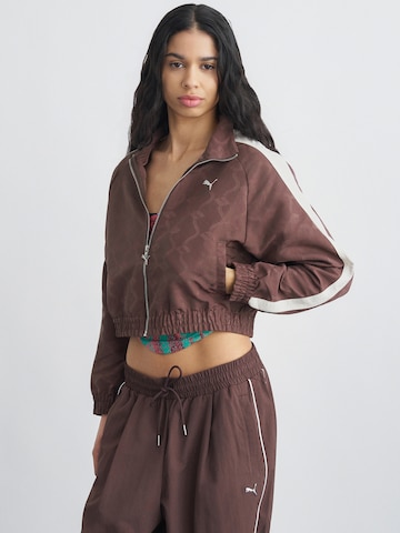 PUMA Αθλητικό μπουφάν 'T7' σε καφέ: μπροστά