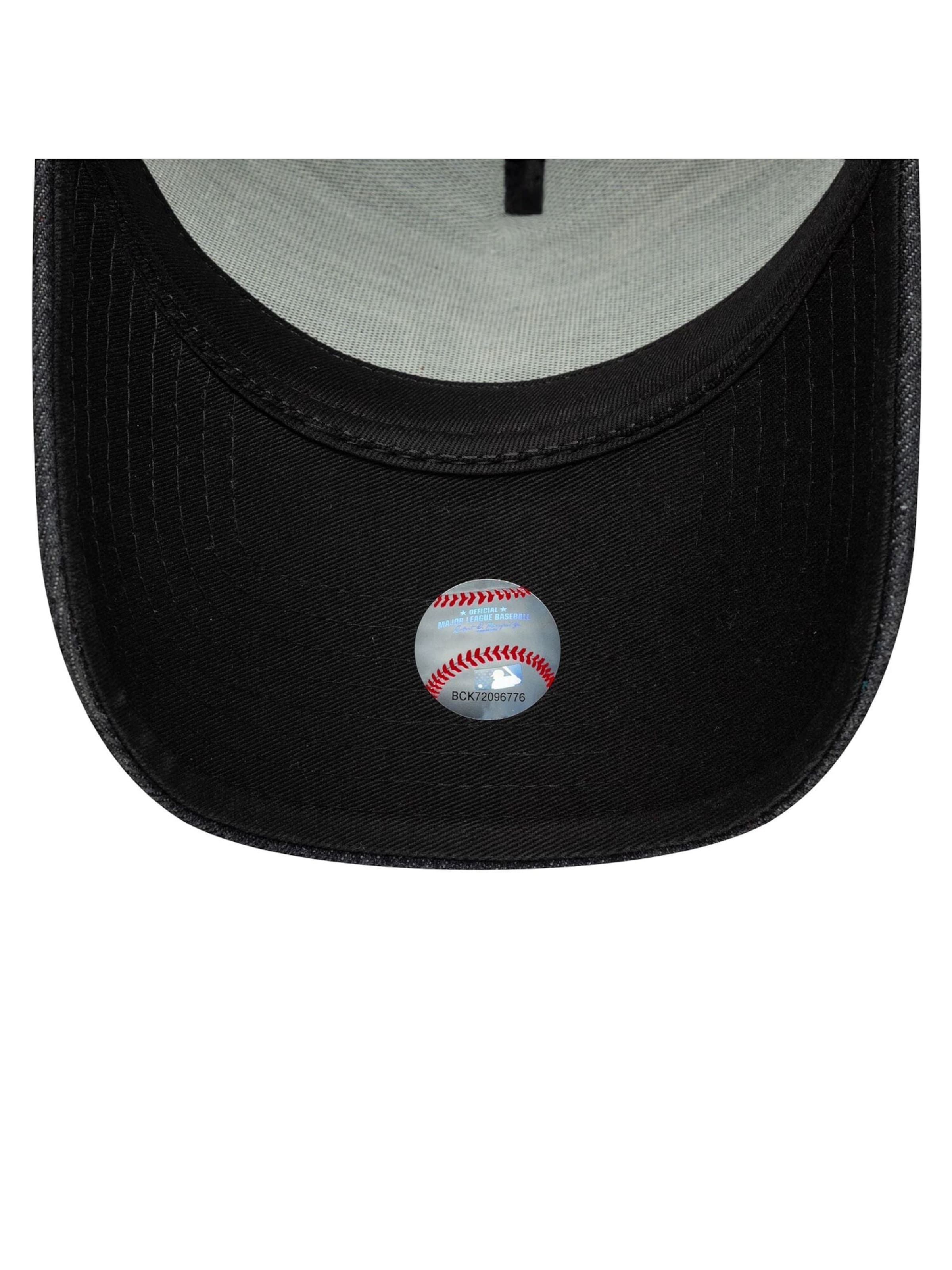 NEW ERA Athletic Cap '9FORTY New York Yankees E-Frame MLB Denim' in Black