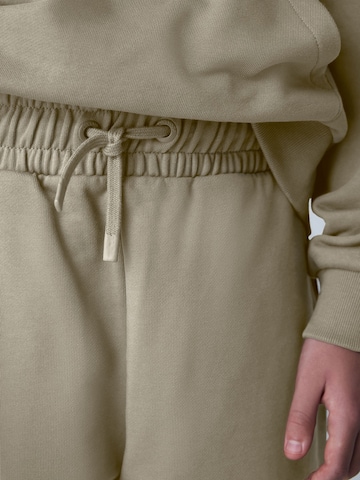 smALLSAINTS - regular Pantalón en verde