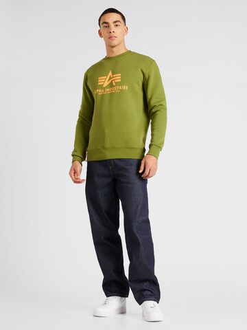 ALPHA INDUSTRIES Sweatshirt in Groen