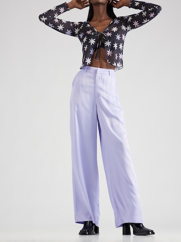 florence by mills exclusive for ABOUT YOU Loosefit Broek 'Spontaneity' in Lila: voorkant