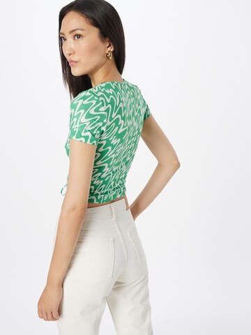 Tricou de la Monki pe verde