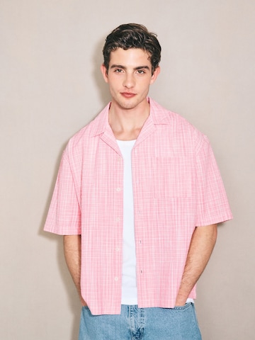 Next - Ajuste confortable Camisa en rosa: frente