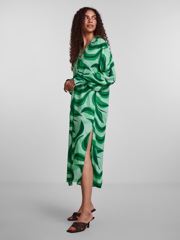 Robe 'SWIRL' Y.A.S en vert