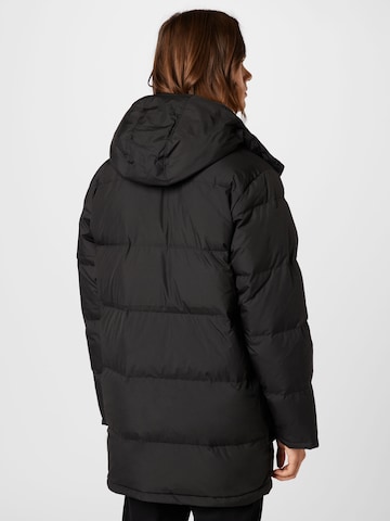 LEVI'S ® Zimní bunda 'Fillmore Mid Parka 2.0' – černá