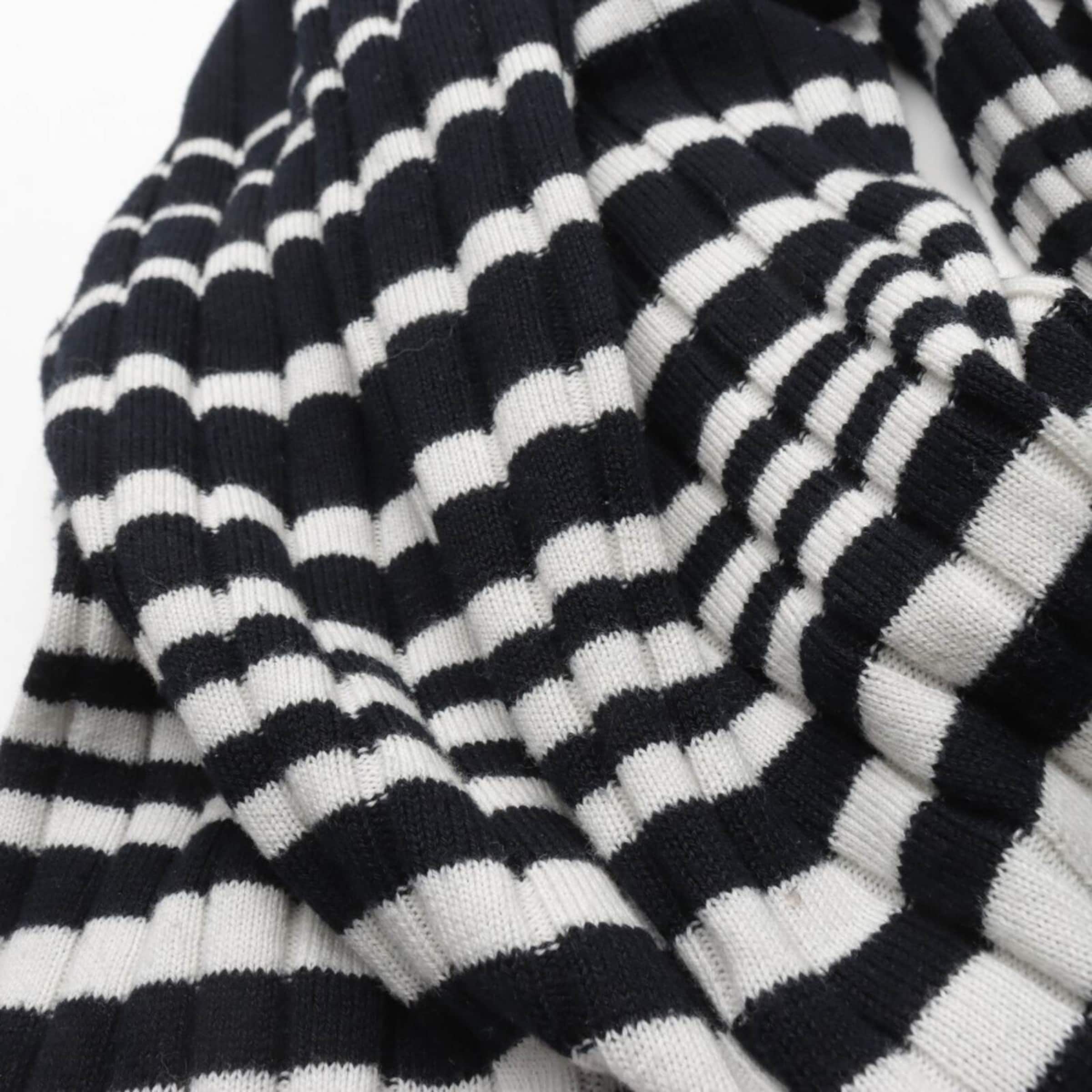 VALENTINO Pullover / Strickjacke S in Schwarz