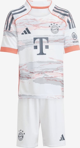 ADIDAS PERFORMANCE Treenipuku 'FC Bayern München 2025/2026' värissä valkoinen: etupuoli